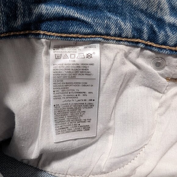 Old Navy Women's Light Acid‎ Wash Boyfriend Jeans Distressed Knee Size 12 - Picture 9 of 9